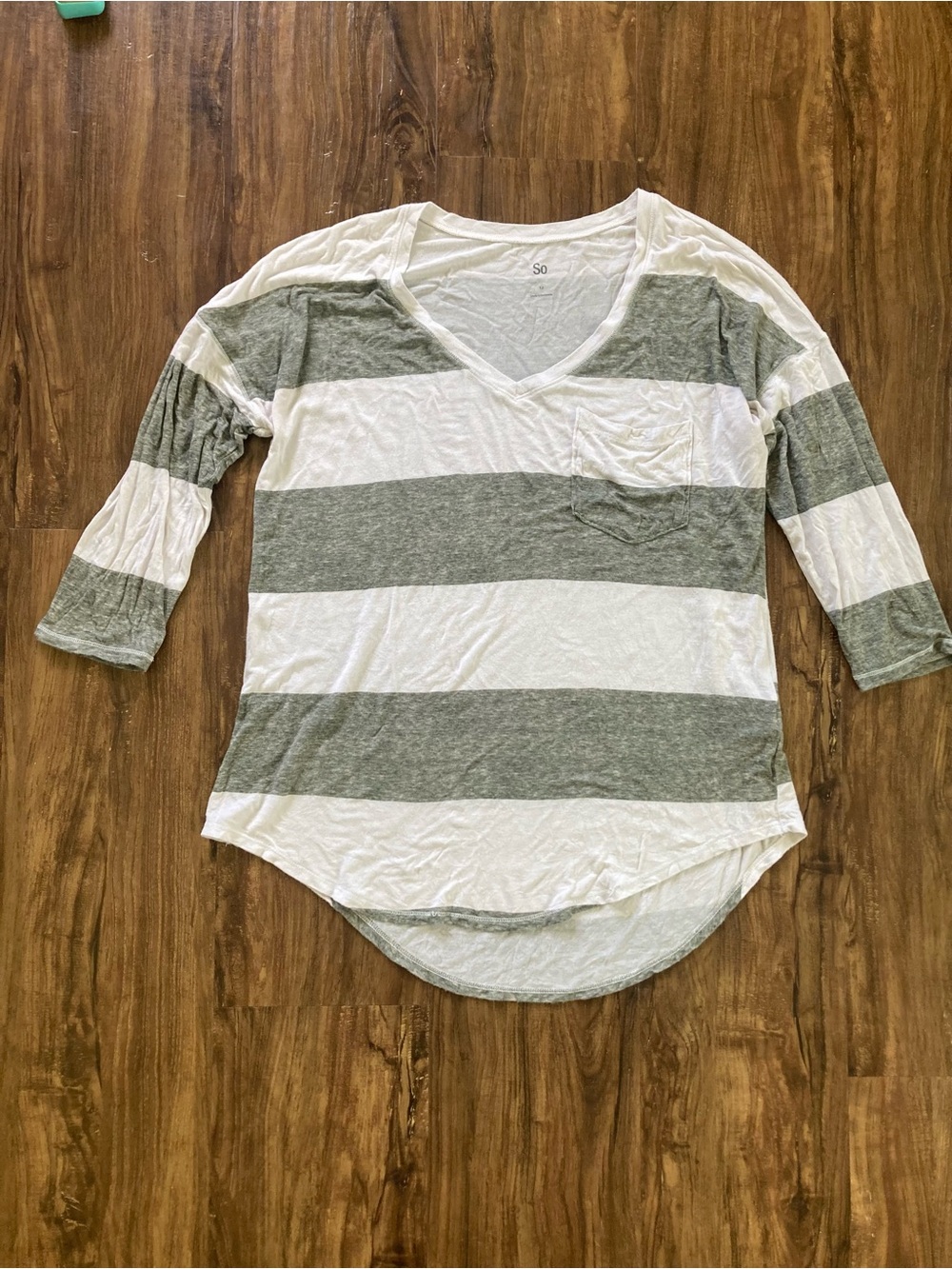 So Striped V-Neck 3/4 Sleeve Top in White and Olive Green